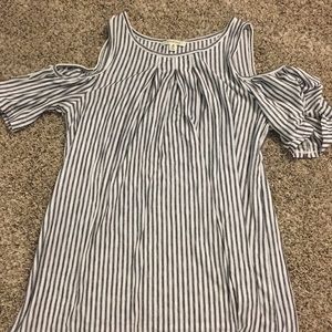 Shoulder cut out top